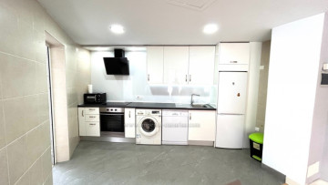 2 Bed  Flat / Apartment to Rent, Puerto de la Cruz, Tenerife - IC-API11496