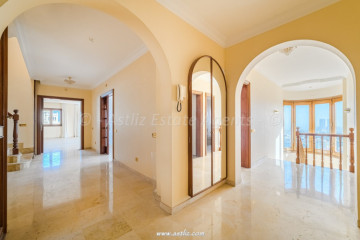 8 Bed  Villa/House for Sale, Santa Cruz De Tenerife, Tenerife - AZ-1883