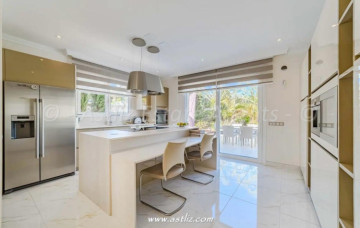 4 Bed  Villa/House for Sale, La Caleta, Adeje, Tenerife - AZ-1884