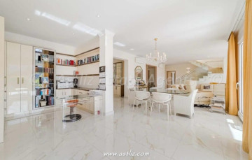4 Bed  Villa/House for Sale, La Caleta, Adeje, Tenerife - AZ-1884