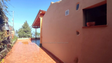 2 Bed  Villa/House to Rent, La Orotava, Tenerife - IC-ACH11831