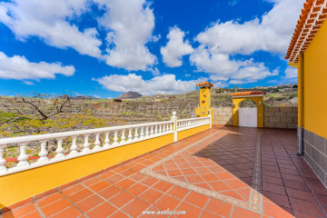 4 Bed  Villa/House for Sale, San Miguel, San Miguel De Abona, Tenerife - AZ-1885