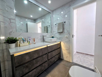 2 Bed  Flat / Apartment for Sale, Los Cristianos, Arona, Tenerife - MP-AP0943-2C
