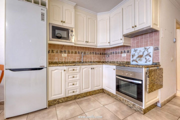 2 Bed  Flat / Apartment for Sale, El Varadero, Guia De Isora, Tenerife - AZ-1889