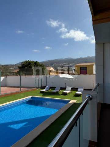 4 Bed  Villa/House for Sale, Playa Paraiso, Tenerife - NP-04455