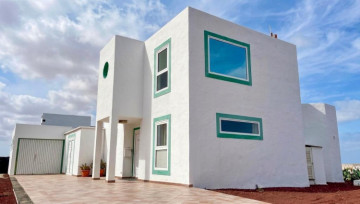 2 Bed  Villa/House for Sale, Las Brenas, Lanzarote - LA-PB091s