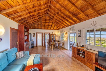 2 Bed  Villa/House for Sale, Tacande, El Paso, La Palma - LP-E839