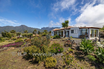 2 Bed  Villa/House for Sale, Tacande, El Paso, La Palma - LP-E839