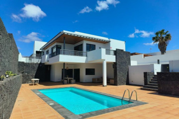 6 Bed  Villa/House for Sale, Puerto Calero, Lanzarote - LA-PB093