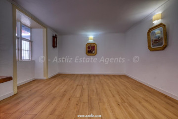 9 Bed  Villa/House for Sale, San Cristobal De La Laguna, Tenerife - AZ-1896