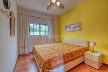 2 Bed  Flat / Apartment for Sale, Puerto De Santiago, Santiago Del Teide, Tenerife - AZ-1897
