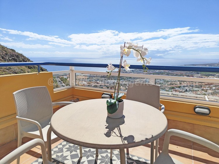 2 Bed  Flat / Apartment for Sale, Playa De Las Americas, Adeje, Tenerife - AZ-1899