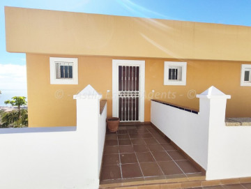 2 Bed  Flat / Apartment for Sale, Playa De Las Americas, Adeje, Tenerife - AZ-1899