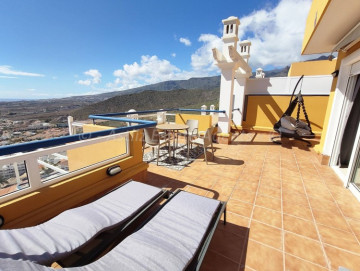 2 Bed  Flat / Apartment for Sale, Playa De Las Americas, Adeje, Tenerife - AZ-1899