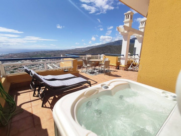 2 Bed  Flat / Apartment for Sale, Playa De Las Americas, Adeje, Tenerife - AZ-1899