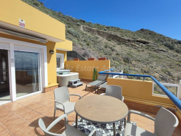 2 Bed  Flat / Apartment for Sale, Playa De Las Americas, Adeje, Tenerife - AZ-1899
