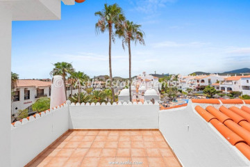 2 Bed  Flat / Apartment for Sale, Amarilla Golf, San Miguel De Abona, Tenerife - AZ-1901