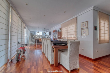 7 Bed  Villa/House for Sale, Icod De Los Vinos, Tenerife - AZ-1905