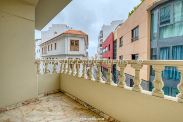 7 Bed  Villa/House for Sale, Icod De Los Vinos, Tenerife - AZ-1905
