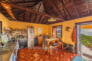 2 Bed  Villa/House for Sale, Las Lomadas, San Andrés y Sauces, La Palma - LP-LS06
