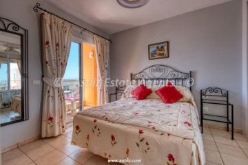 2 Bed  Flat / Apartment for Sale, Callao Salvaje, Adeje, Tenerife - AZ-1906