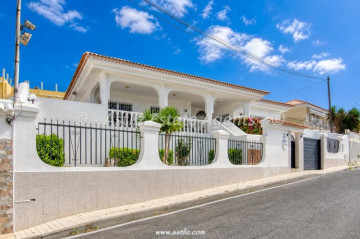 4 Bed  Villa/House for Sale, Valle San Lorenzo, Arona, Tenerife - AZ-1909