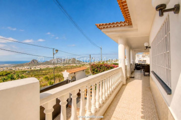 4 Bed  Villa/House for Sale, Valle San Lorenzo, Arona, Tenerife - AZ-1909