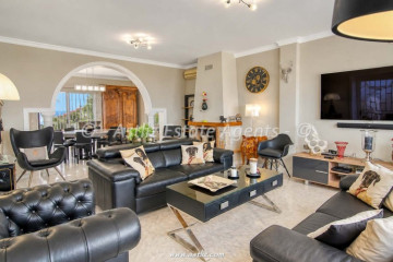 4 Bed  Villa/House for Sale, Valle San Lorenzo, Arona, Tenerife - AZ-1909