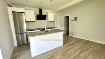 1 Bed  Flat / Apartment for Sale, Puerto de la Cruz, Tenerife - IC-VAT11898