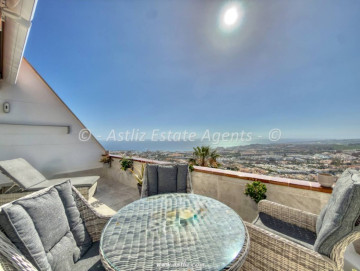 2 Bed  Flat / Apartment for Sale, Costa Adeje, Tenerife - AZ-1910