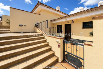 3 Bed  Flat / Apartment for Sale, Santa Cruz De Tenerife, Costa Adeje, Tenerife - AZ-1911