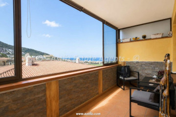 3 Bed  Flat / Apartment for Sale, Santa Cruz De Tenerife, Costa Adeje, Tenerife - AZ-1911