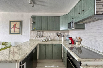 2 Bed  Flat / Apartment for Sale, Guia De Isora, Tenerife - AZ-1912