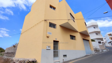 3 Bed  Villa/House for Sale, Arona, Tenerife - IC-VCH11902