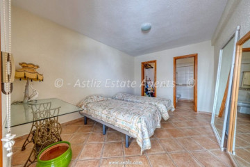 3 Bed  Flat / Apartment for Sale, Los Gigantes, Santiago Del Teide, Tenerife - AZ-1913