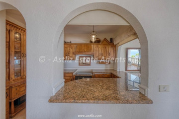 3 Bed  Flat / Apartment for Sale, Los Gigantes, Santiago Del Teide, Tenerife - AZ-1913
