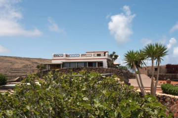 11 Bed  Property for Sale, Haria, Lanzarote - LA-LA2032