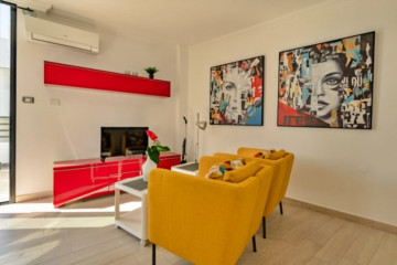 1 Bed  Villa/House for Sale, Puerto Naos, Los Llanos, La Palma - LP-L697