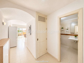 1 Bed  Flat / Apartment for Sale, Santa Cruz De Tenerife, Costa Adeje, Tenerife - AZ-1914