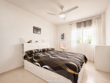 1 Bed  Flat / Apartment for Sale, Santa Cruz De Tenerife, Costa Adeje, Tenerife - AZ-1914