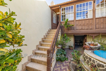 5 Bed  Villa/House for Sale, In the urban area, Tazacorte, La Palma - LP-Ta160