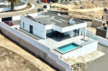 3 Bed  Villa/House for Sale, Costa Teguise, Lanzarote - LA-LA2033s
