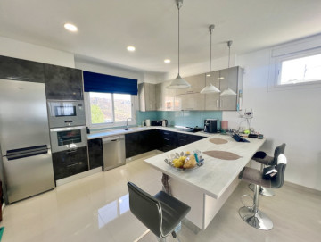 5 Bed  Villa/House for Sale, Los Blanquitos, Granadilla de Abona, Tenerife - MP-V0860-5C