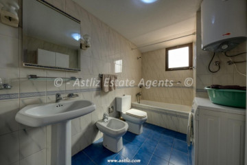 1 Bed  Flat / Apartment for Sale, El Varadero, Guia De Isora, Tenerife - AZ-1915