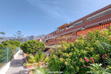 2 Bed  Flat / Apartment for Sale, Los Gigantes, Santiago Del Teide, Tenerife - AZ-1919