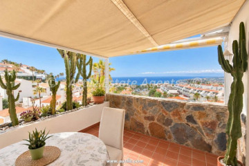 1 Bed  Flat / Apartment for Sale, Costa Adeje, Santa Cruz De Tenerife, Tenerife - AZ-1920