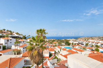 1 Bed  Flat / Apartment for Sale, Costa Adeje, Santa Cruz De Tenerife, Tenerife - AZ-1920