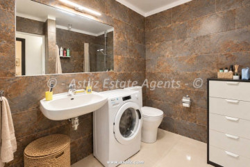 1 Bed  Flat / Apartment for Sale, Costa Adeje, Santa Cruz De Tenerife, Tenerife - AZ-1920