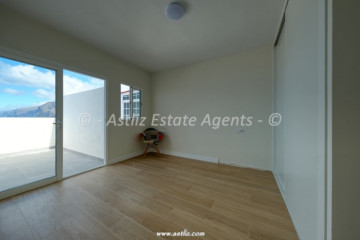 2 Bed  Flat / Apartment for Sale, Puerto De Santiago, Santiago Del Teide, Tenerife - AZ-1921