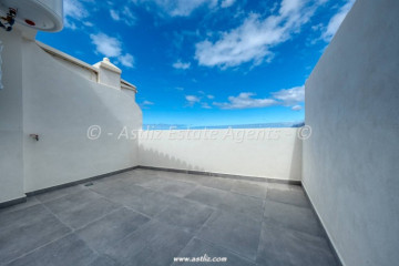 2 Bed  Flat / Apartment for Sale, Puerto De Santiago, Santiago Del Teide, Tenerife - AZ-1921